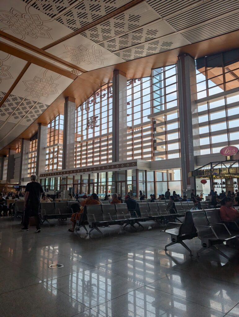 Intérieur gare Laos China Railway