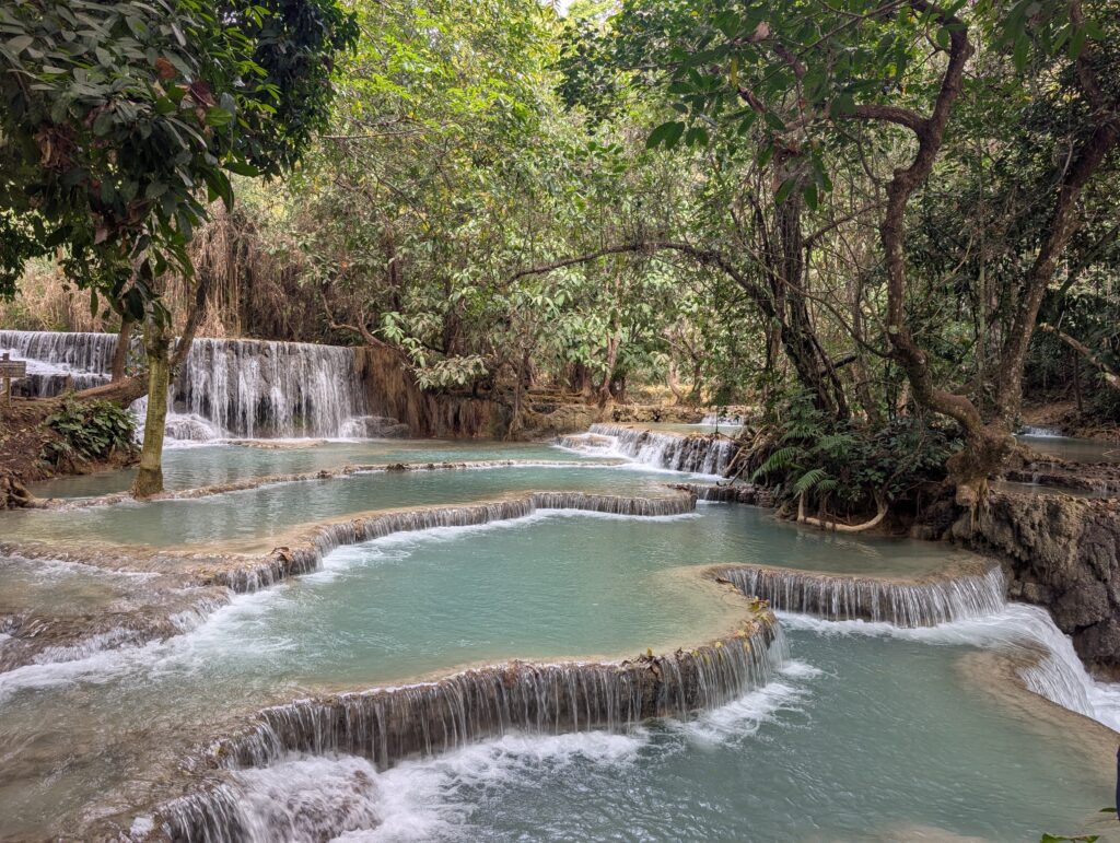 Cascades de Kuang Si bassins inférieurs Luang Prabang