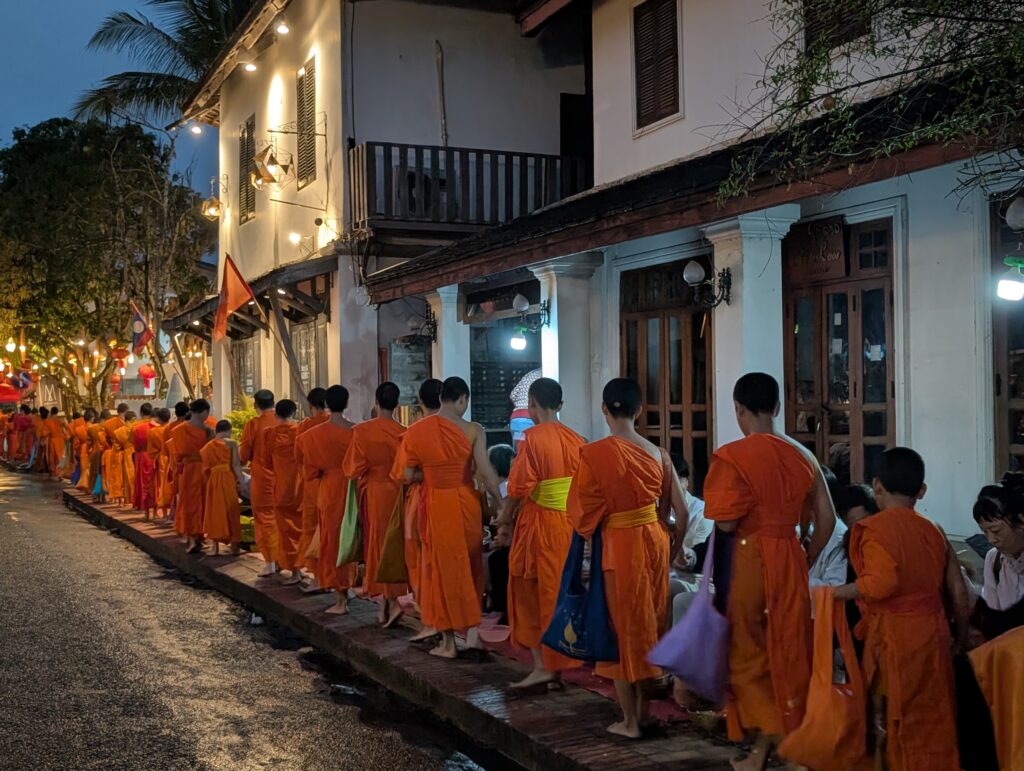 cérémonie des moines Laos