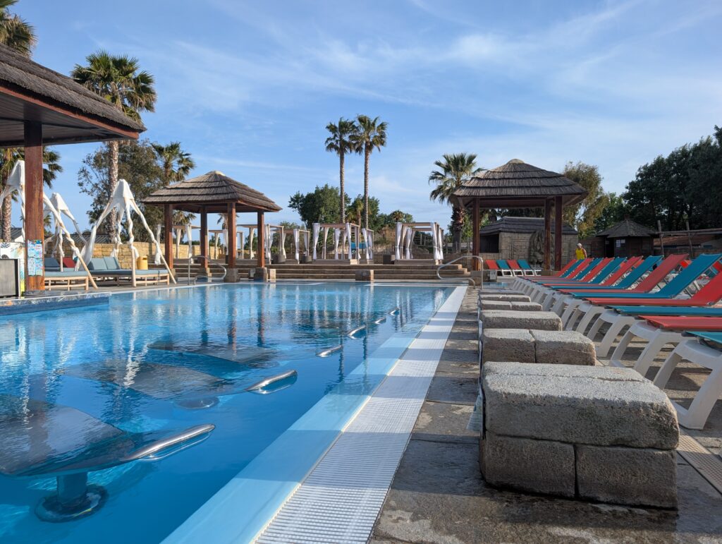 piscine chauffée avec bain à bulle