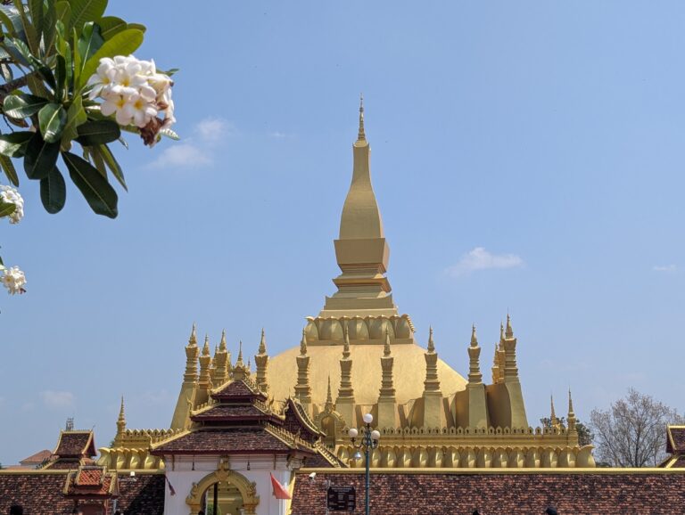 Stupa doré Laos Vientiane