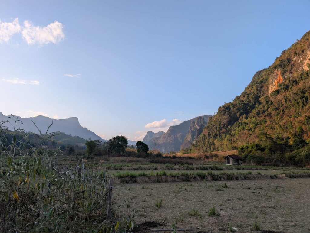 campagne Vang Vieng climat Laos en février