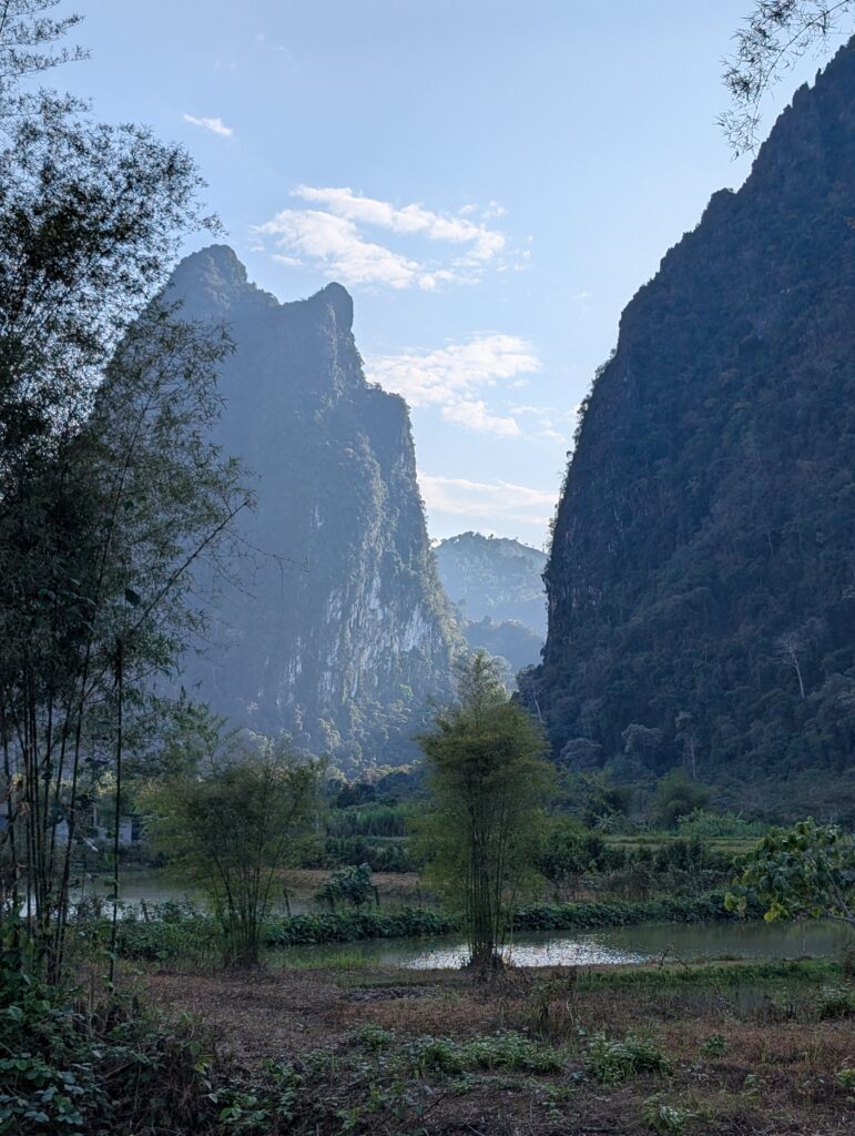 montages karstiques campagne Vang Vieng