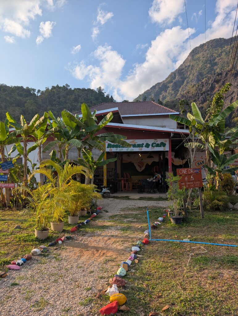 environs lagon bleu 1 Vang Vieng restaurant