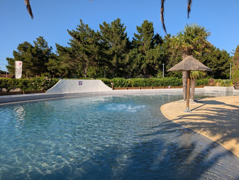 zone-lagon-camping-Siblu-Mer-et-Soleil-Oleron