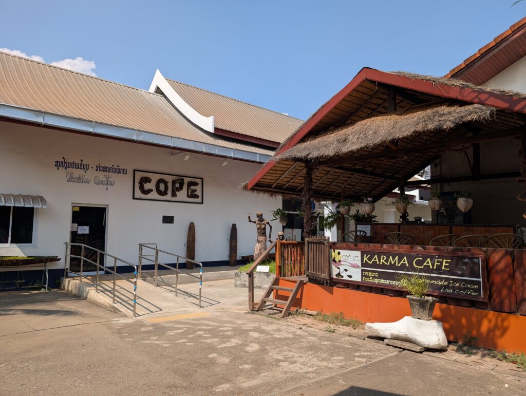 Entrée Musée COPE Vientiane Laos