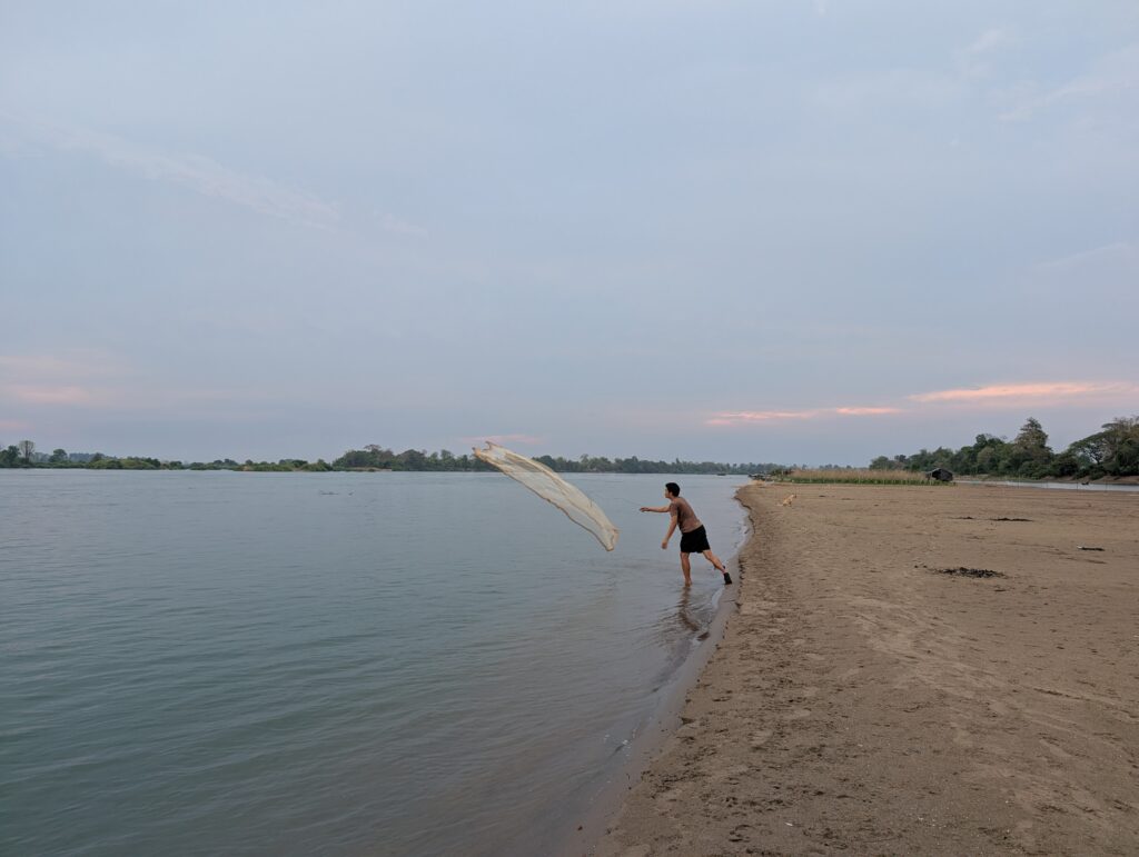 Activité pêche sur le Mékong Laos 4000 îles
