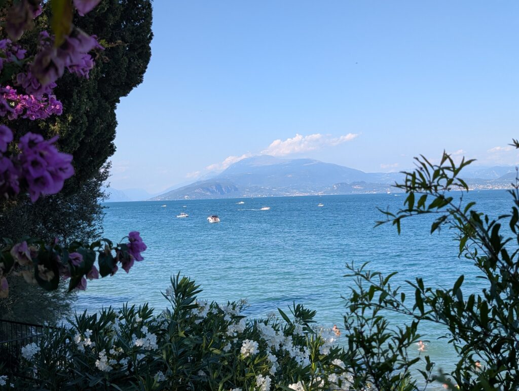Vue lac de Garde Sirmione