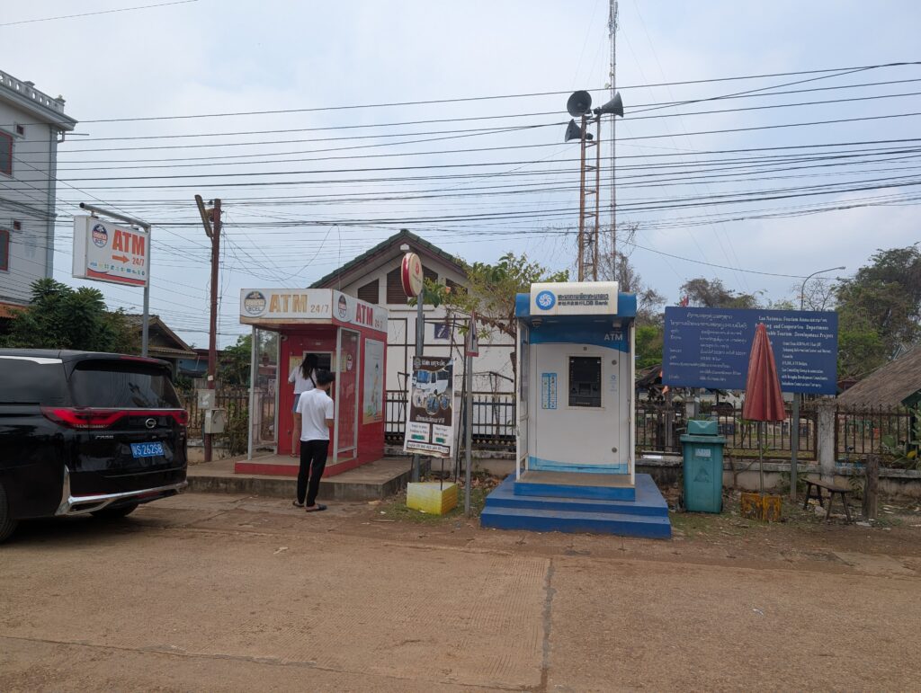 ATM Nakasang 4000 iles Laos