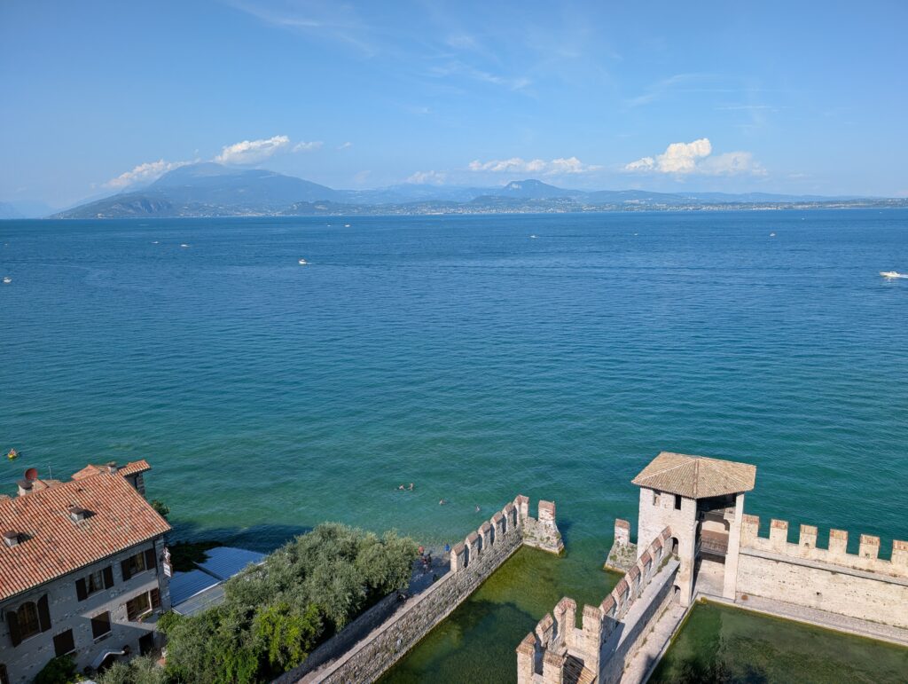 petite plage château Sirmione