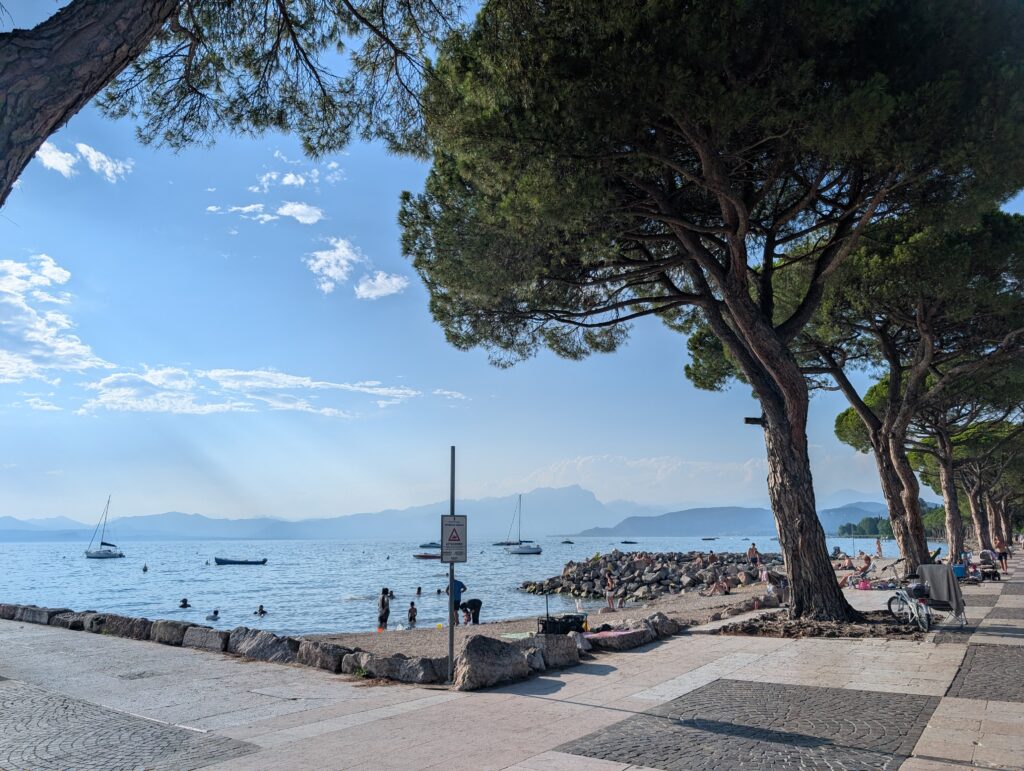 plage nord Lazise Lac de garde Italie