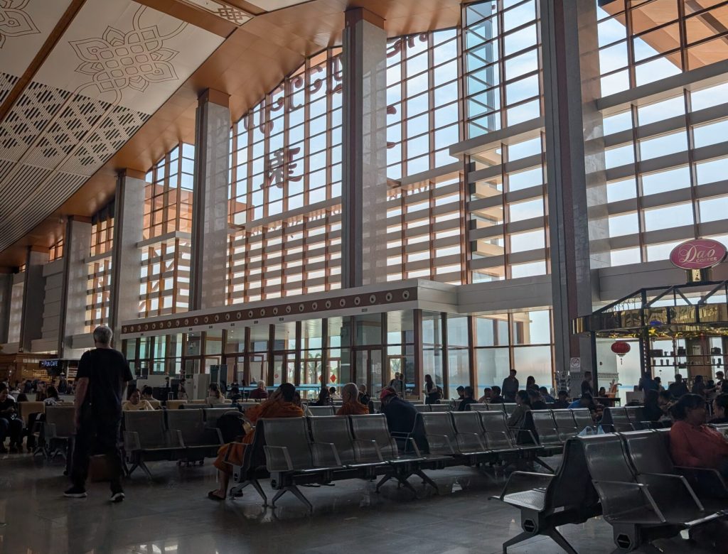 Intérieur gare Laos China Railway Intérieur gare Laos China Railway